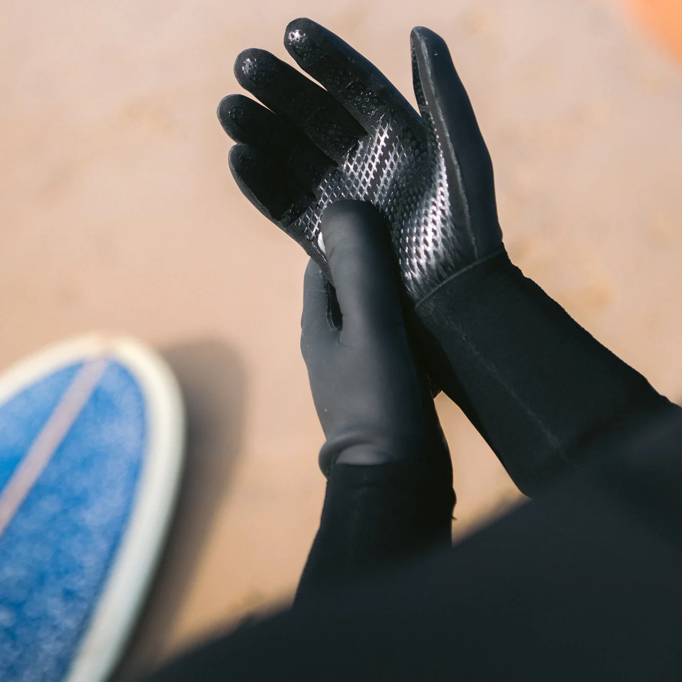 C-Skins Unisex Session GBS Neoprene Thermal Swim/Watersports Gloves (Black/Black)(3mm) - Image 6