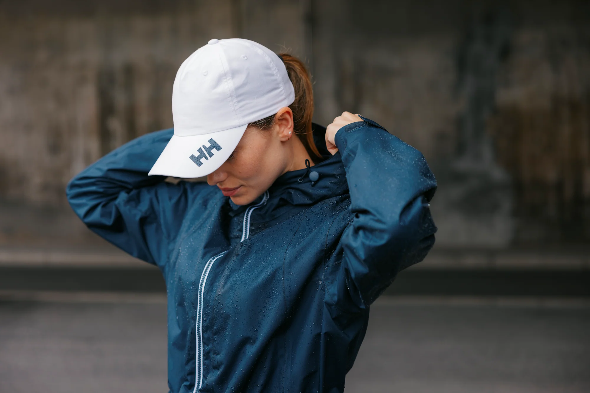 Helly Hansen Women's Westport HT 2L Waterproof Coat (Navy) - Image 11