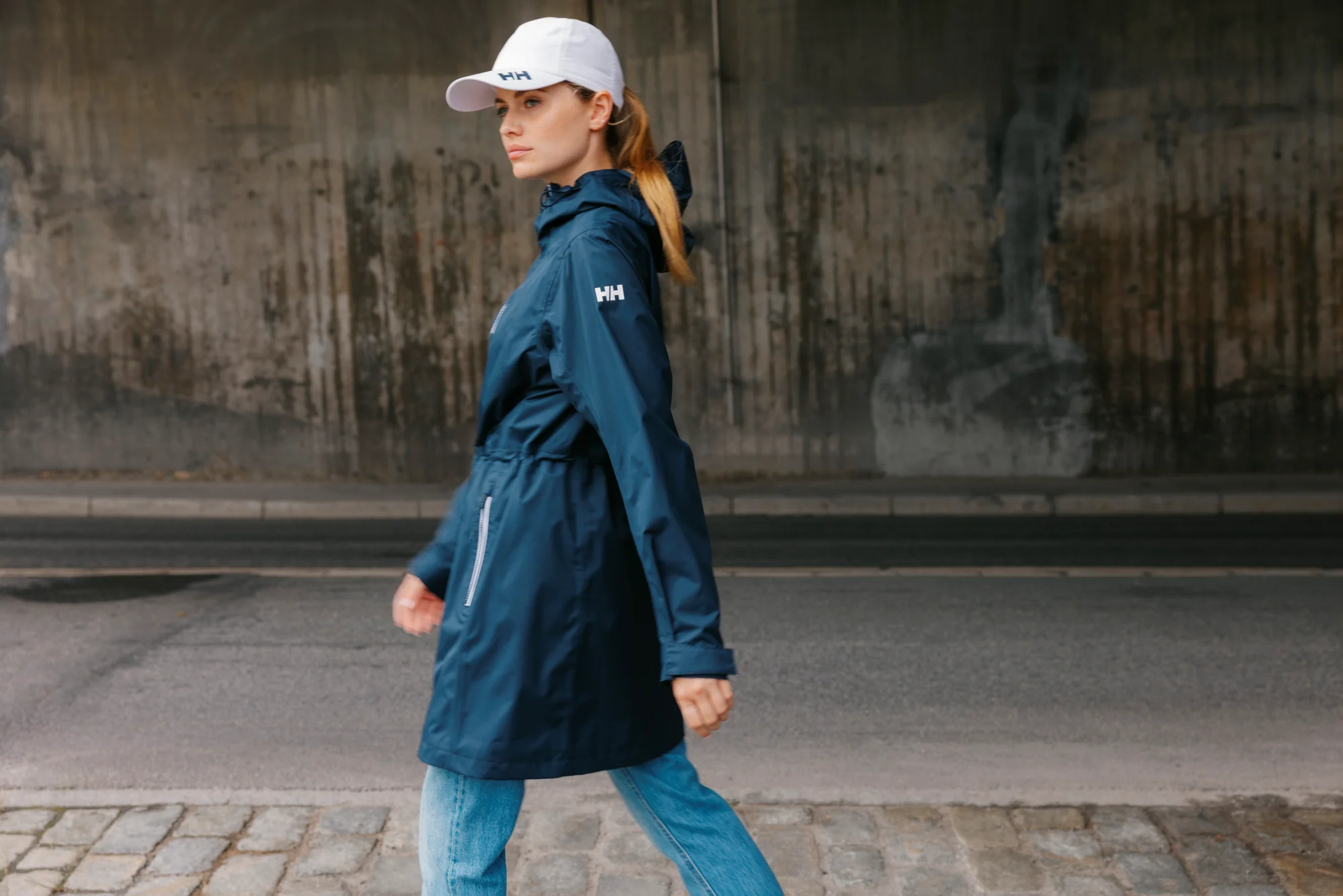 Helly Hansen Women's Westport HT 2L Waterproof Coat (Navy) - Image 9