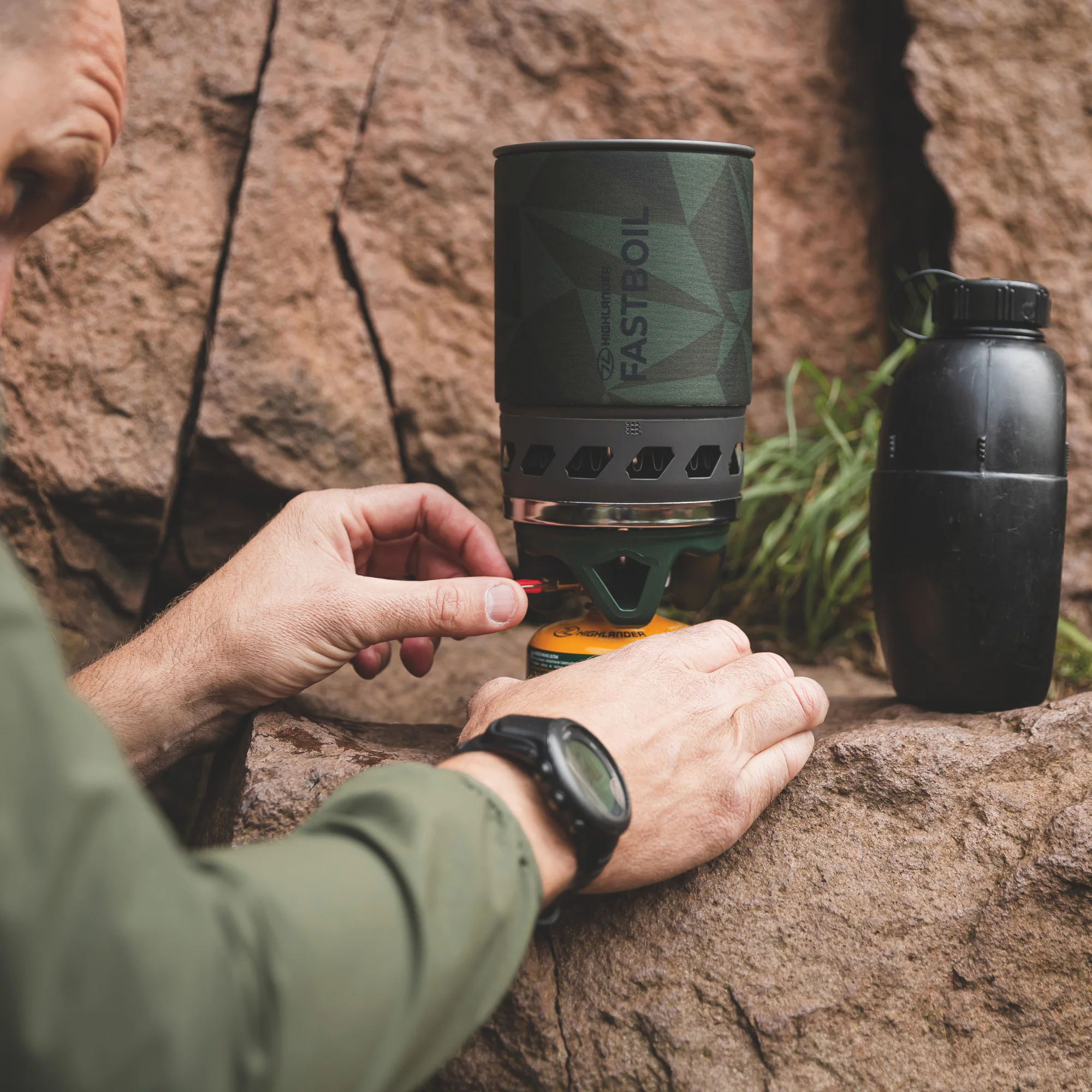 Highlander Blade Fastboil III Gas Stove + 1.1L Pot Set (Olive) - Image 9