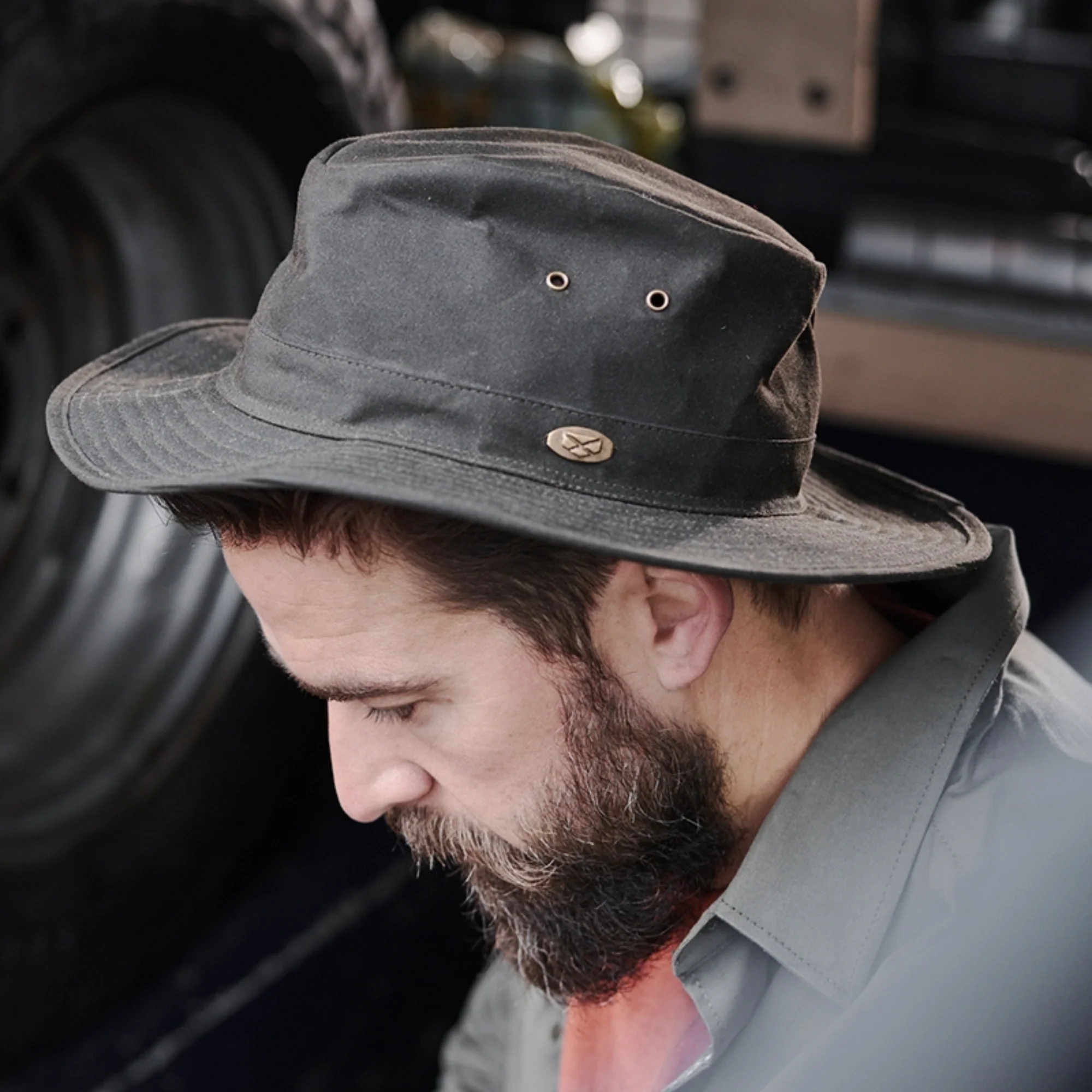 Hoggs of Fife Unisex Caledonia Waxed Brimmed Hat (Antique Olive) - Image 3