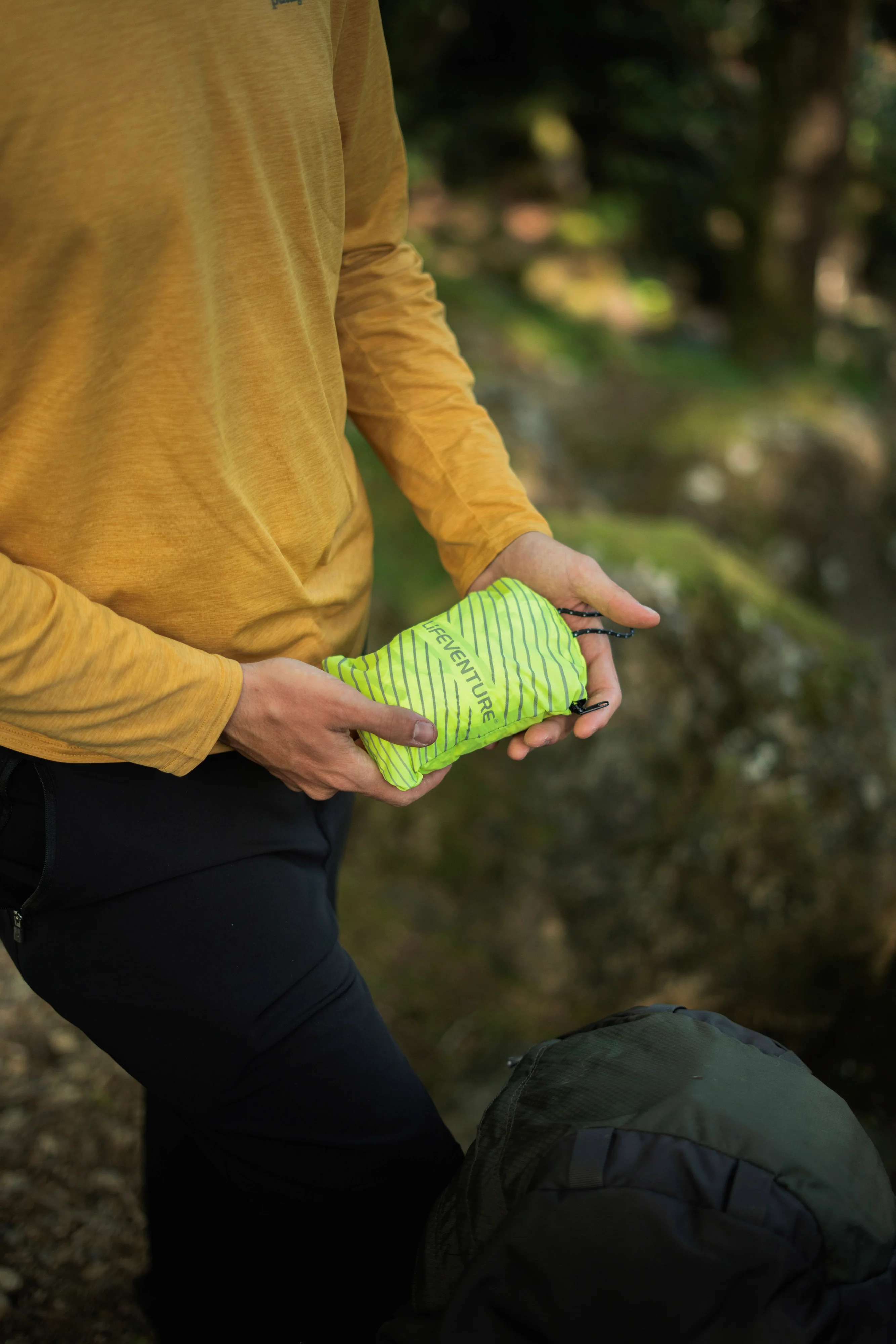 Lifeventure Rucksack Neon Yellow Raincover (65L) - Image 4