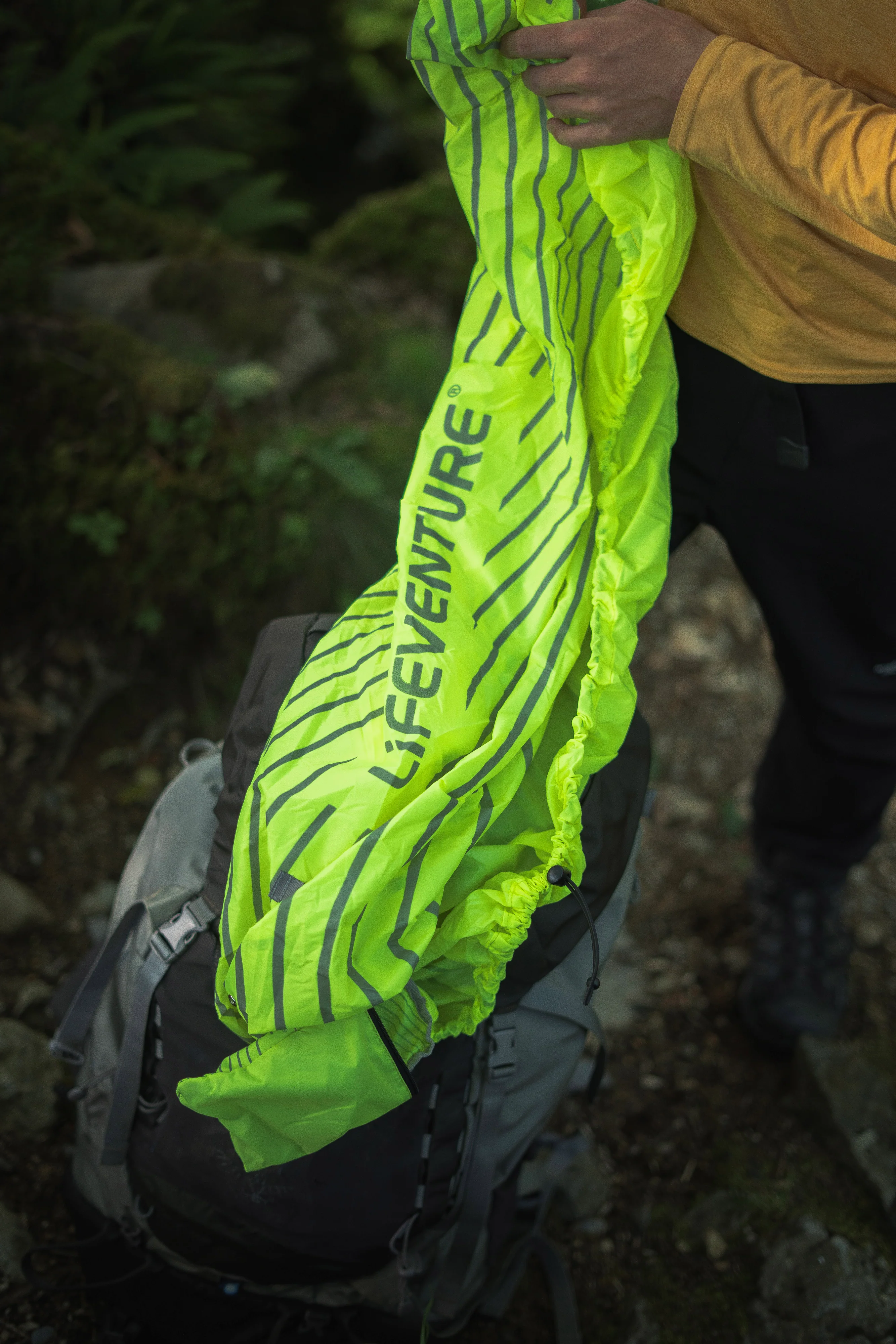 Lifeventure Rucksack Neon Yellow Raincover (65L) - Image 5