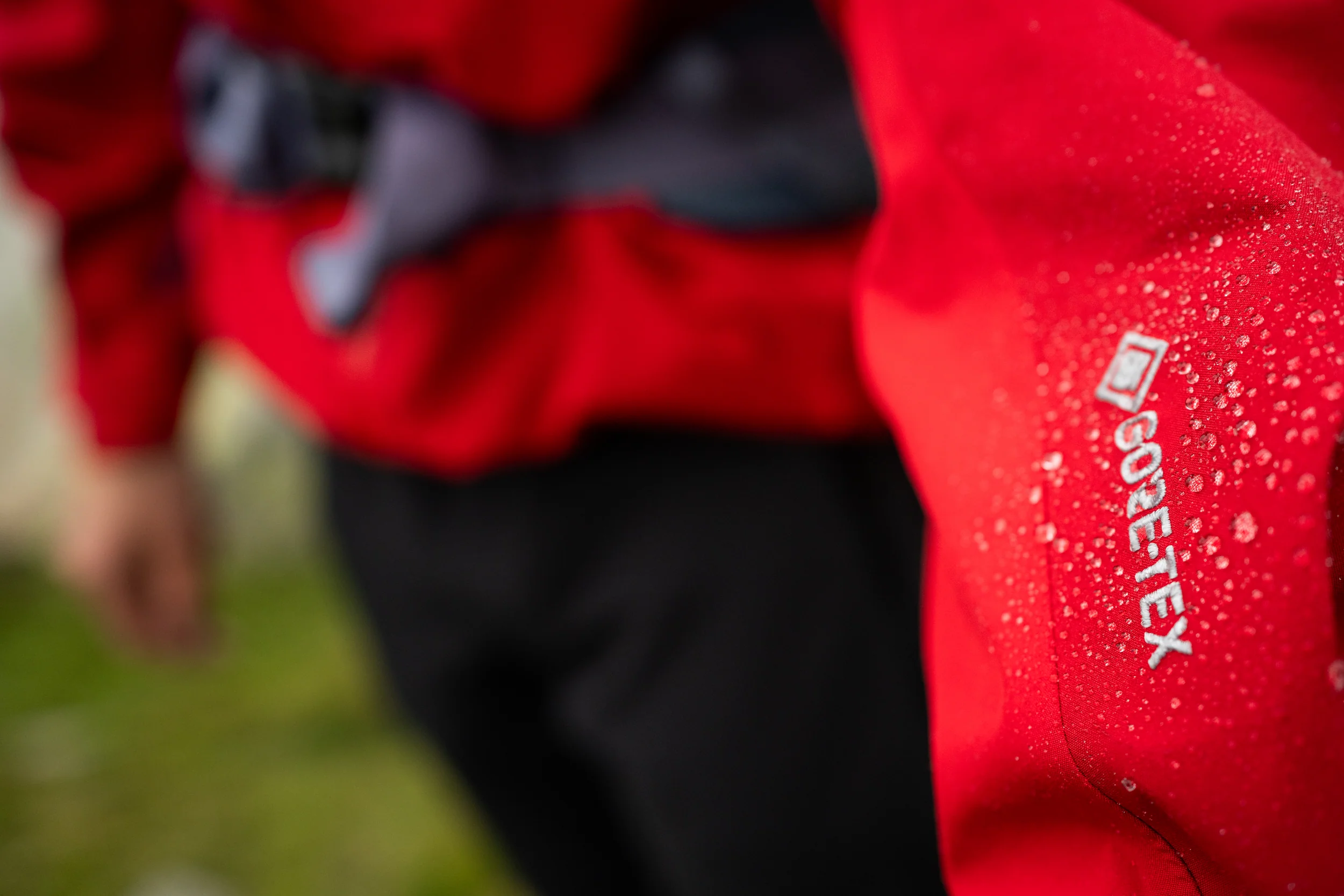 Mountain Equipment Men's Makalu 3L Gore-Tex Jacket (Imperial Red/Crimson) - Image 9