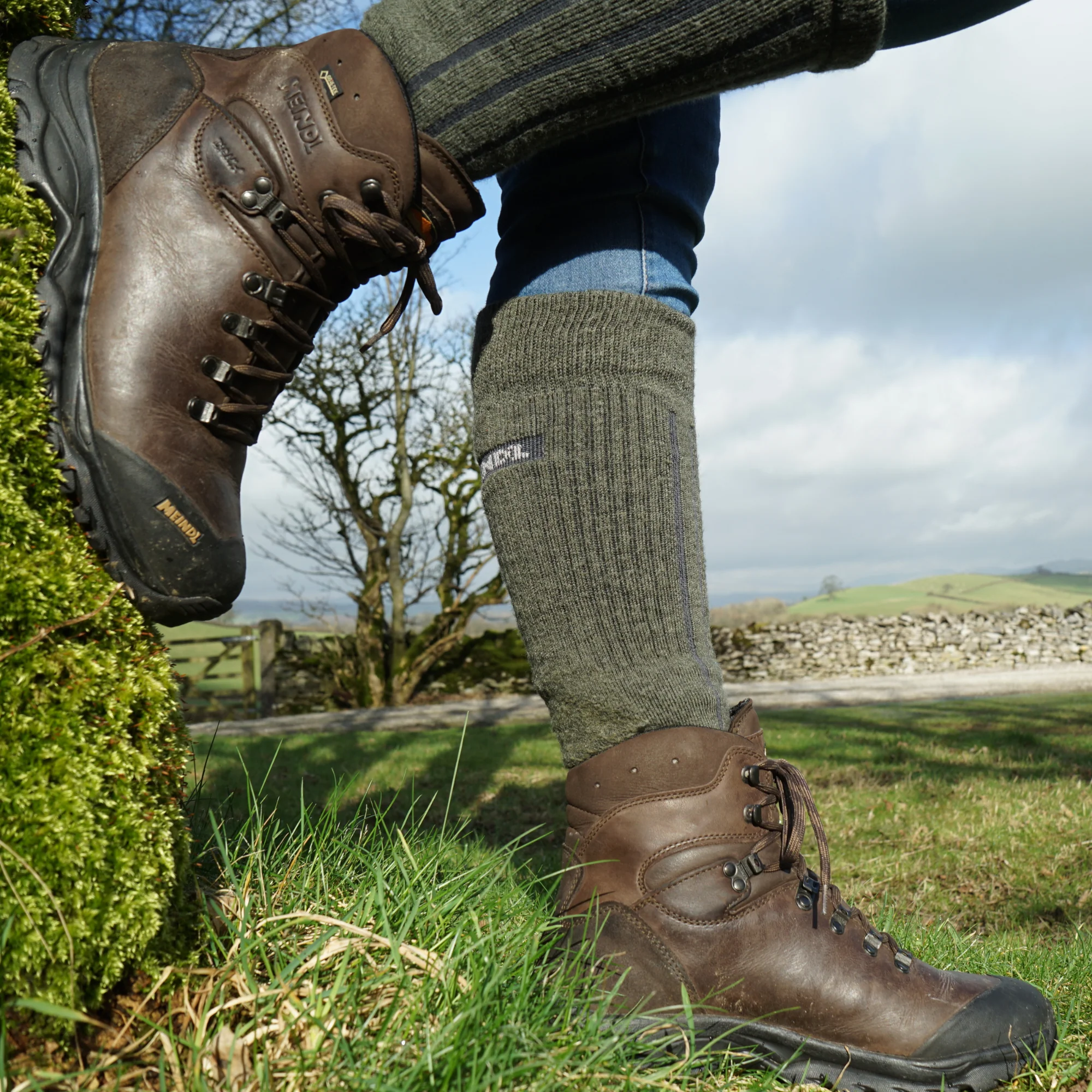 Meindl Men's Kansas Gore-Tex Hillwalking Boots (Old Loden) - Image 8