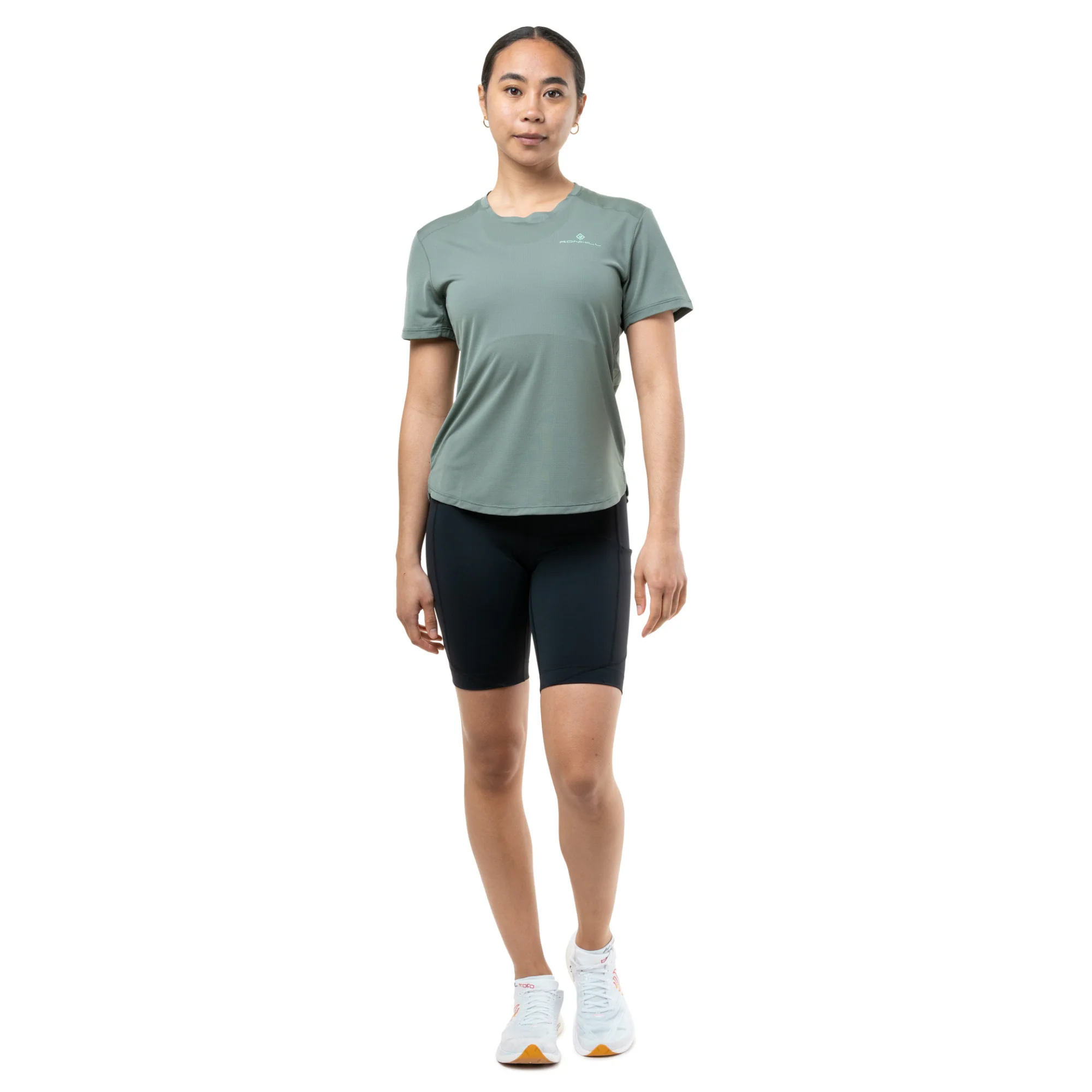 Ronhill Women's Tech Stretch Shorts (All Black)(9in) - Image 6