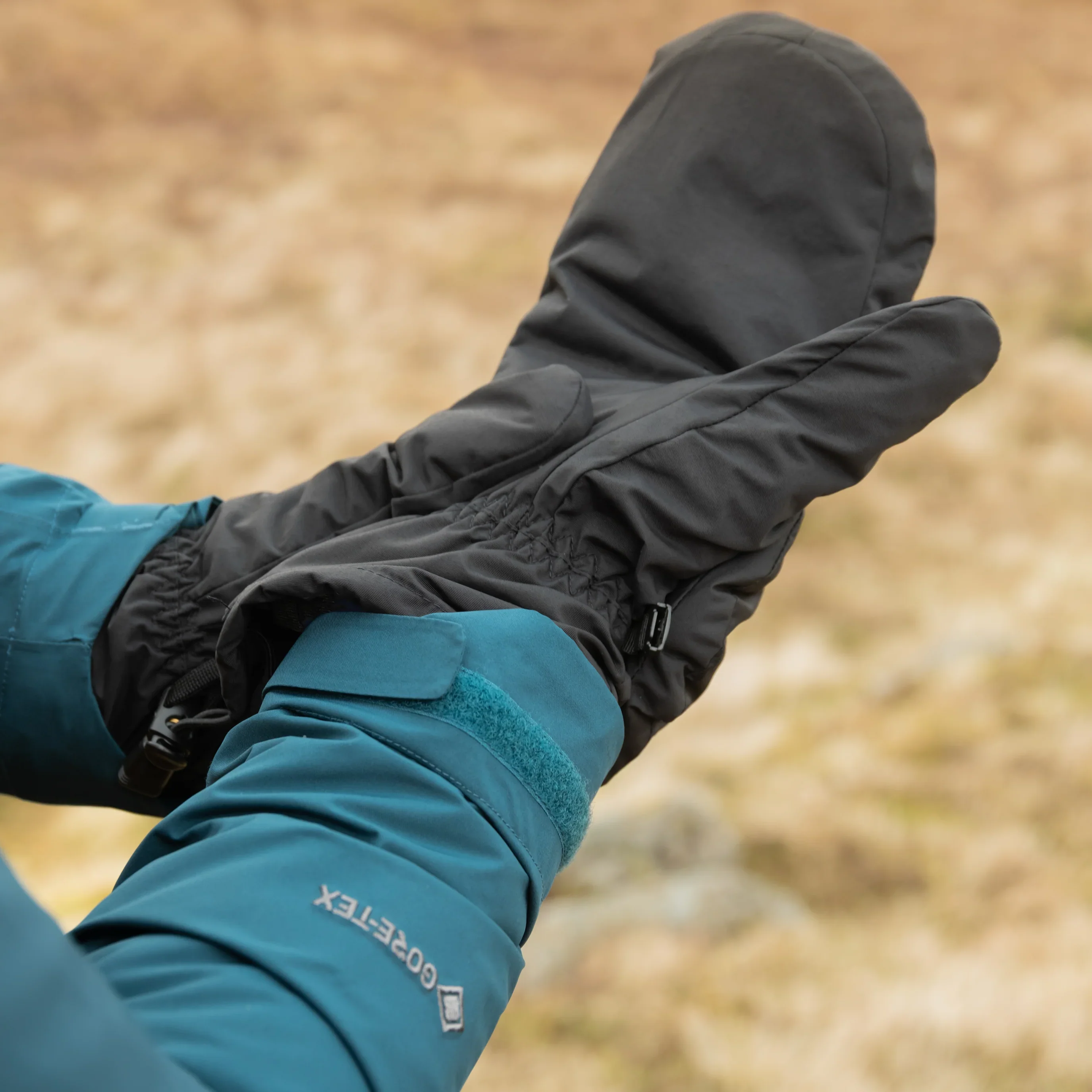 Trekmates Unisex Scafell Gore-Tex Overmitt (Black) - Image 5