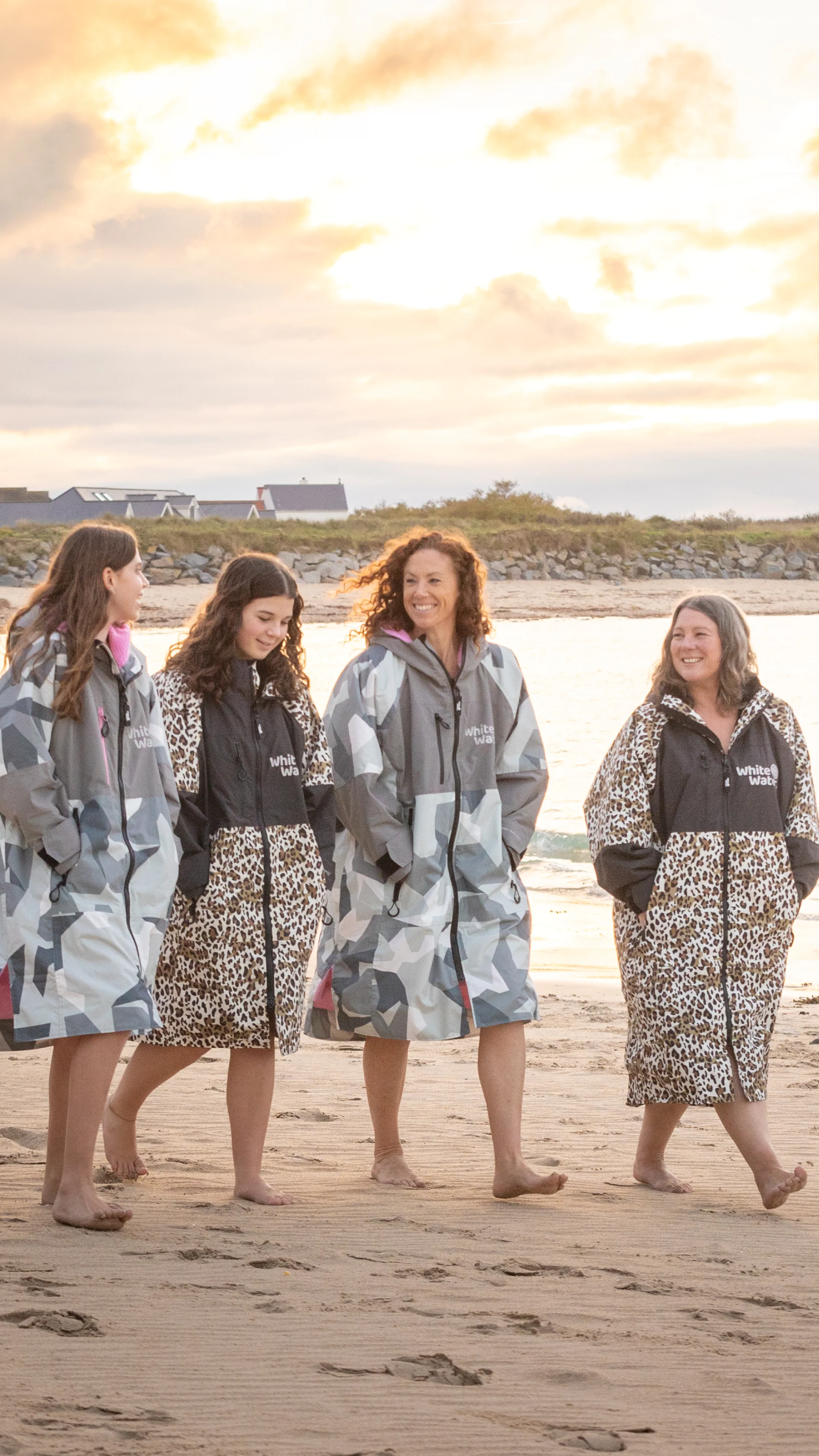White Water Robes Unisex Hardshell Changing Robe - Adults (Leopard Print/Black Lining) - Image 10