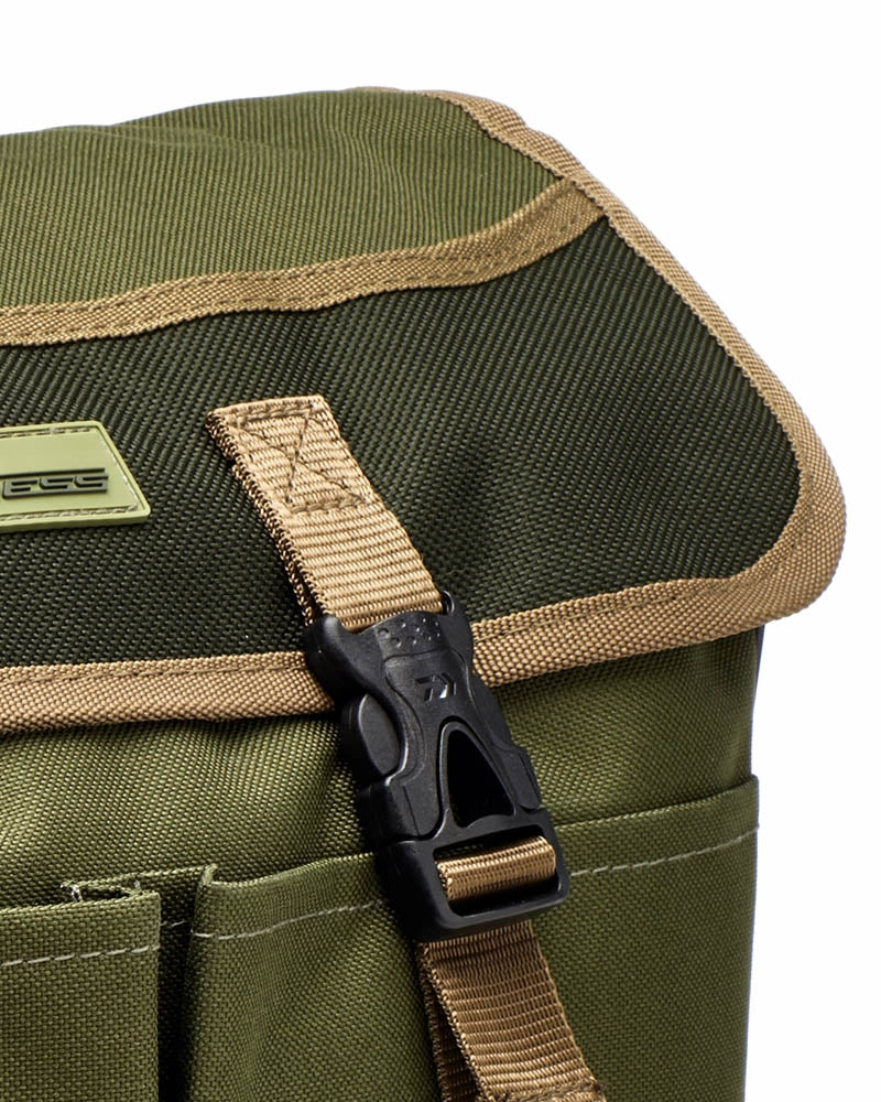 Daiwa Wilderness Game Bag 3 (Olive Green/Brown) - Image 4