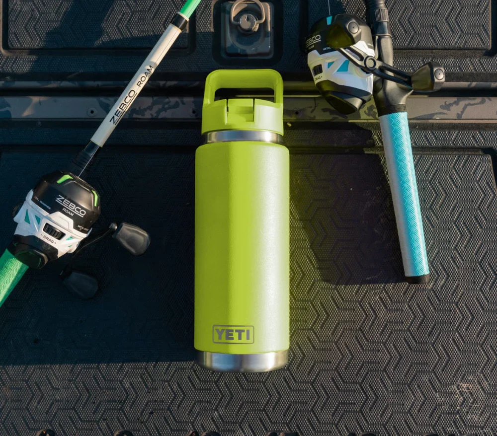 Yeti Rambler 26oz/769ml Insulated Bottle with Colour Straw Cap (Rescue Red) - Image 5