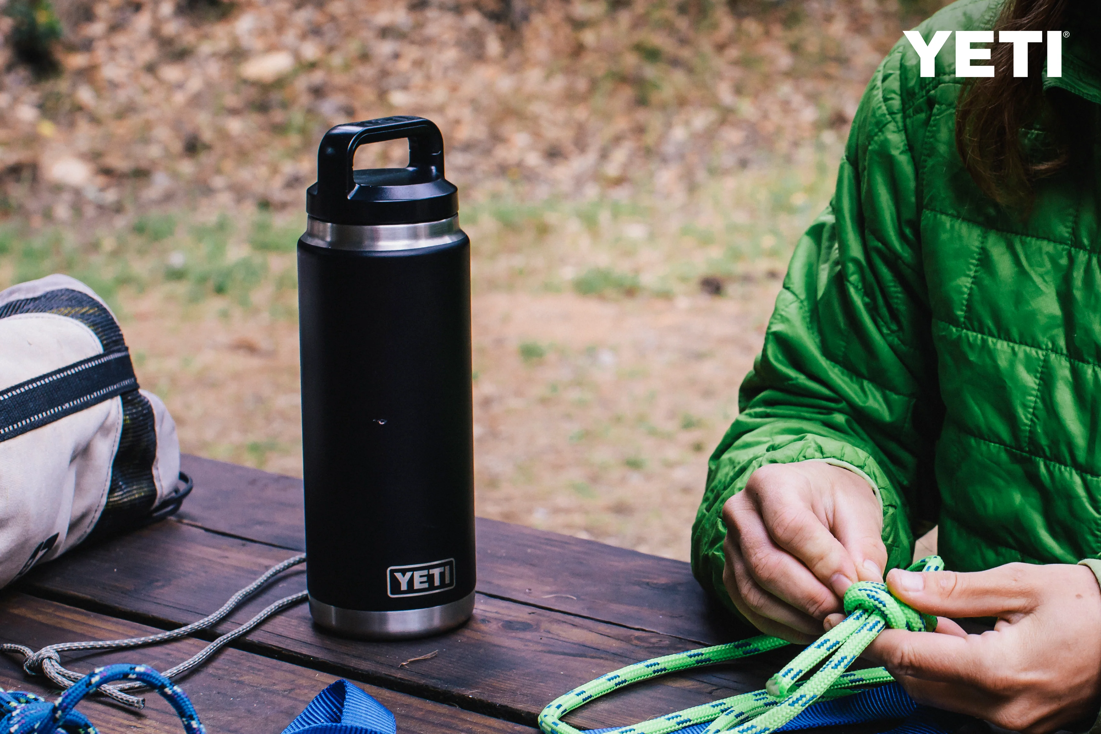 Yeti Rambler 26oz/769ml Insulated Bottle with Chug Cap (Navy) - Image 6