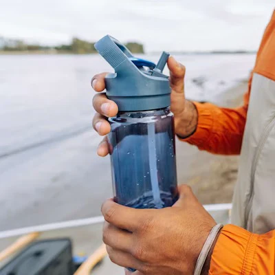 Yeti 25oz/750ml Yonder Tether Water Bottle with Colour Matched Straw Lid (Navy) - Image 14