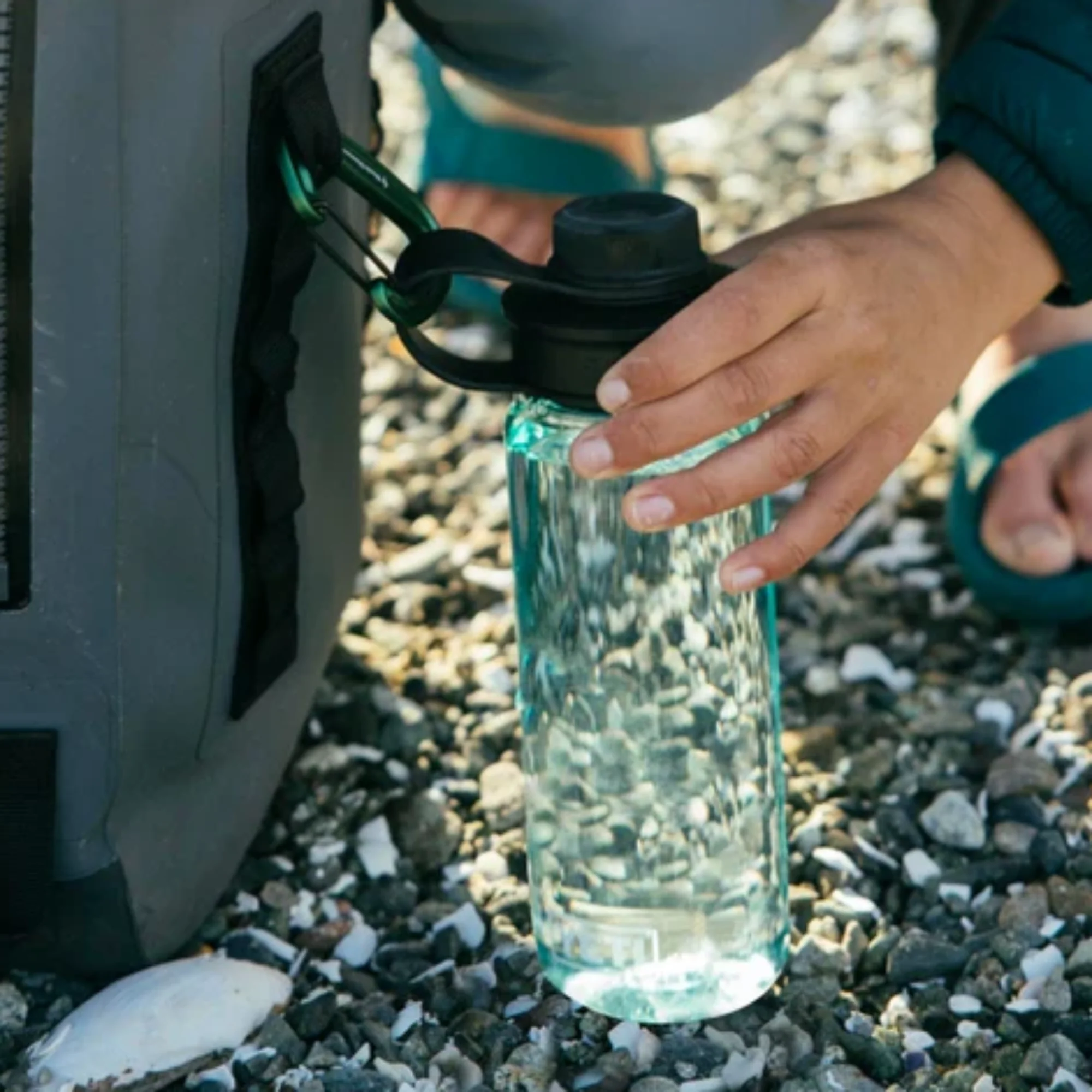 Yeti 34oz/1L Yonder Tether Cap Water Bottle (Sea Foam) - Image 9
